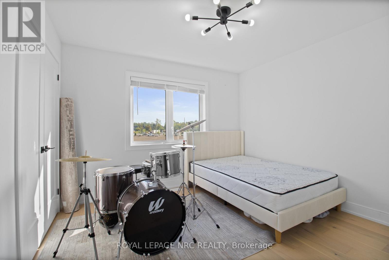 7384 Splendour Drive, Niagara Falls, Ontario  L2H 3V8 - Photo 17 - X13482710