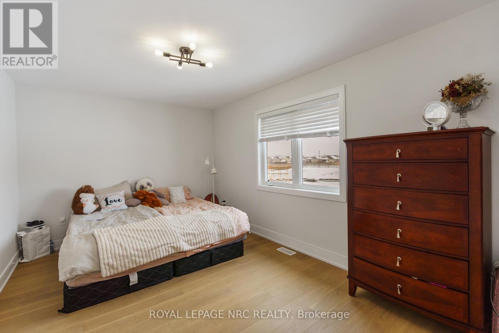 7384 Splendour Drive, Niagara Falls, Ontario  L2H 3V8 - Photo 18 - X13482710