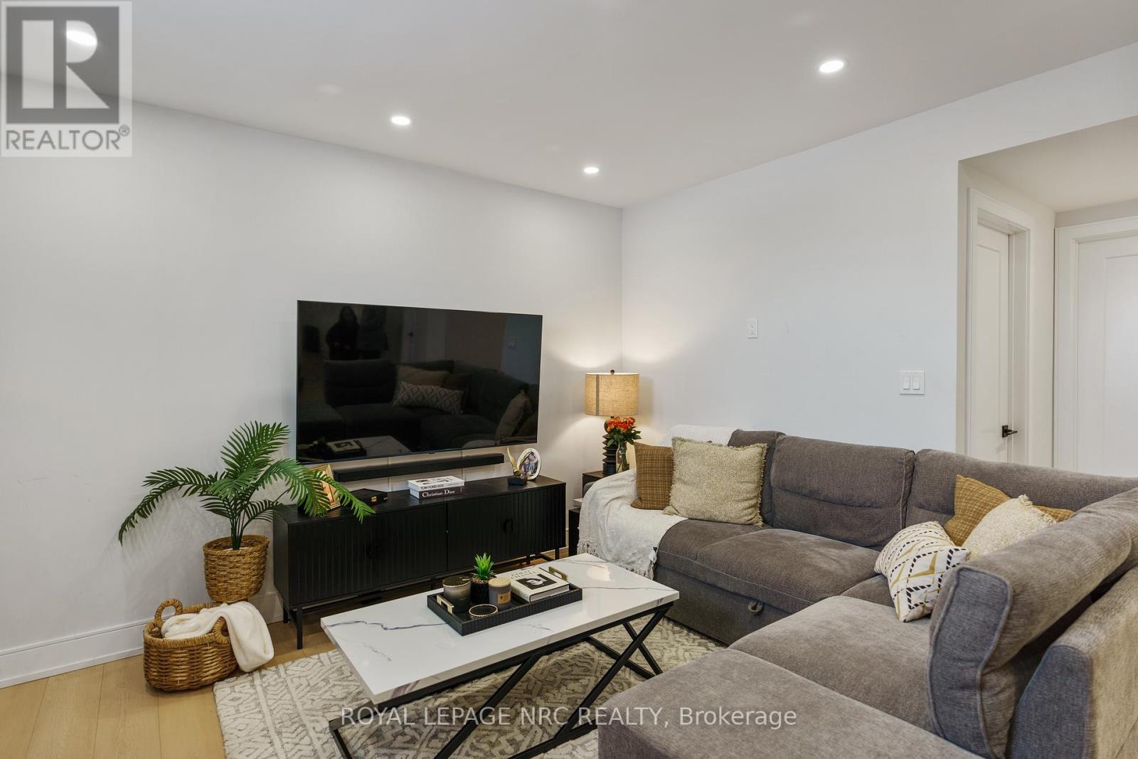 7384 Splendour Drive, Niagara Falls, Ontario  L2H 3V8 - Photo 22 - X13482710