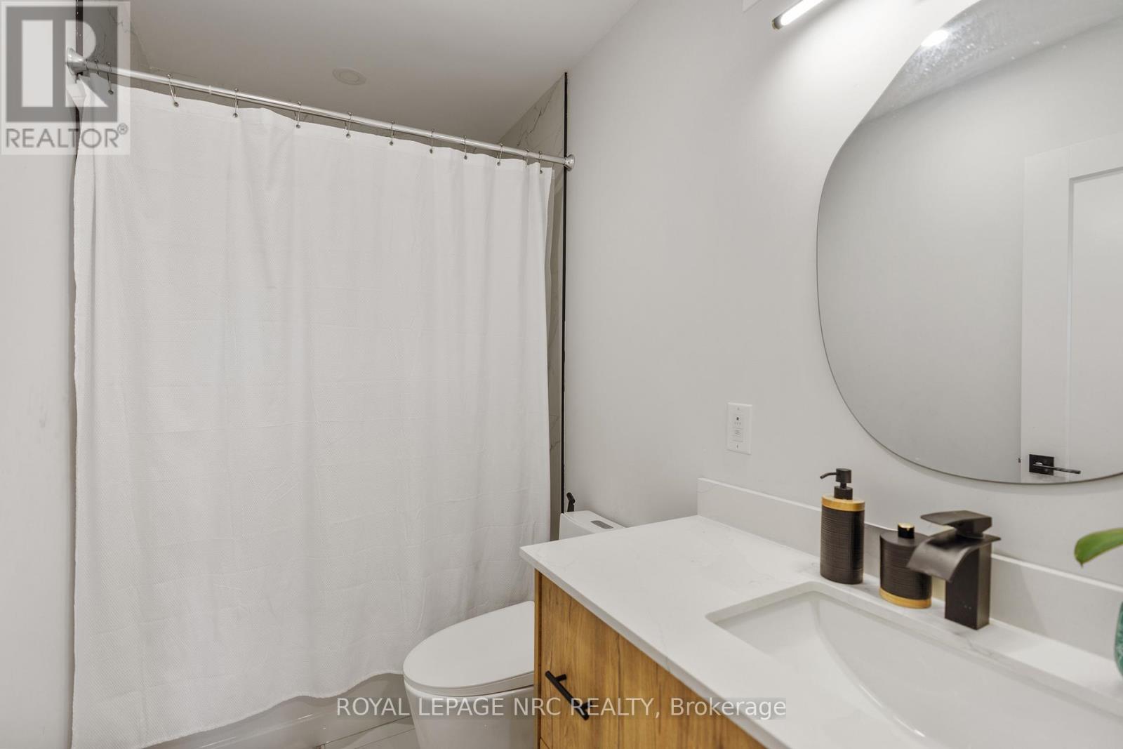 7384 Splendour Drive, Niagara Falls, Ontario  L2H 3V8 - Photo 28 - X13482710