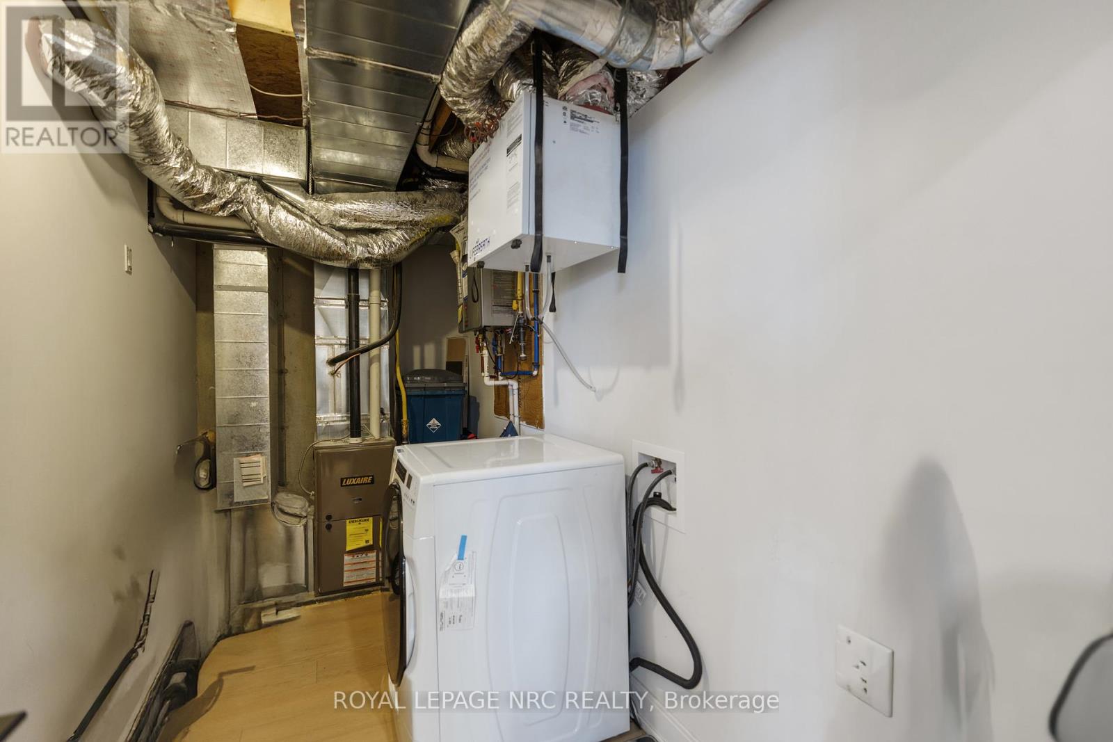 7384 Splendour Drive, Niagara Falls, Ontario  L2H 3V8 - Photo 29 - X13482710