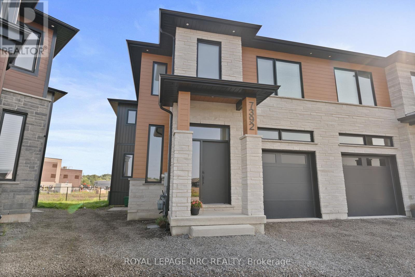 7392 Splendour Drive, Niagara Falls, Ontario  L2H 3V7 - Photo 3 - X13482718