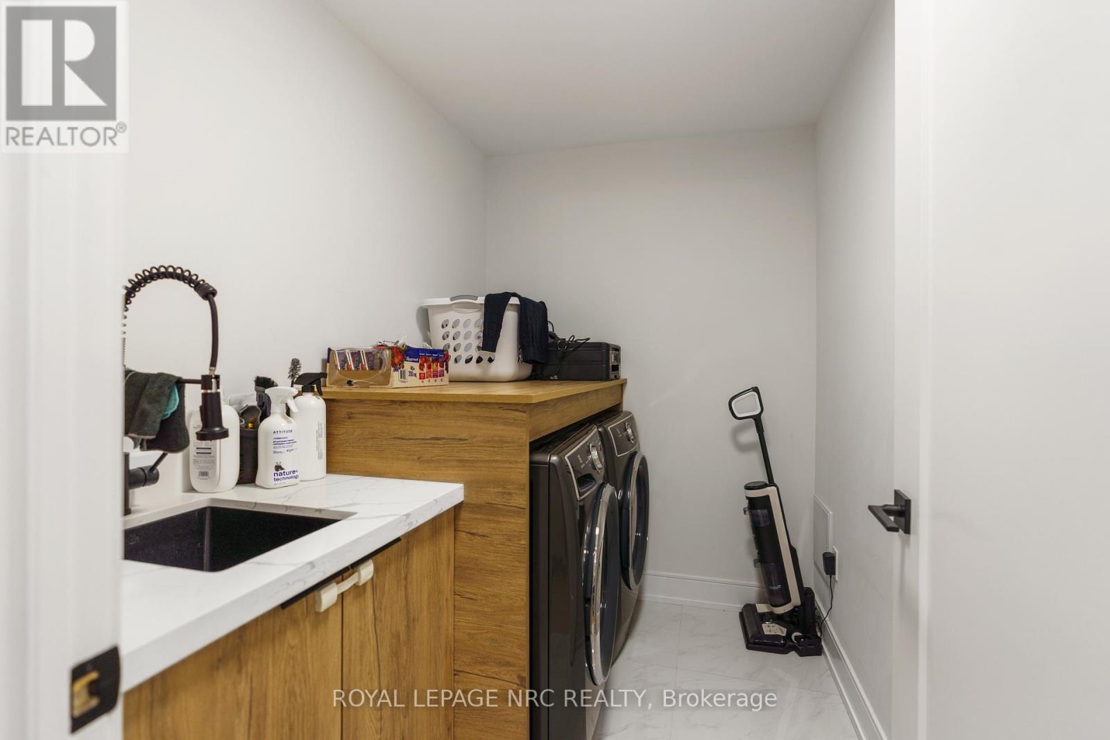 7386 Splendour Drive, Niagara Falls, Ontario  L2H 3V8 - Photo 22 - X13482720