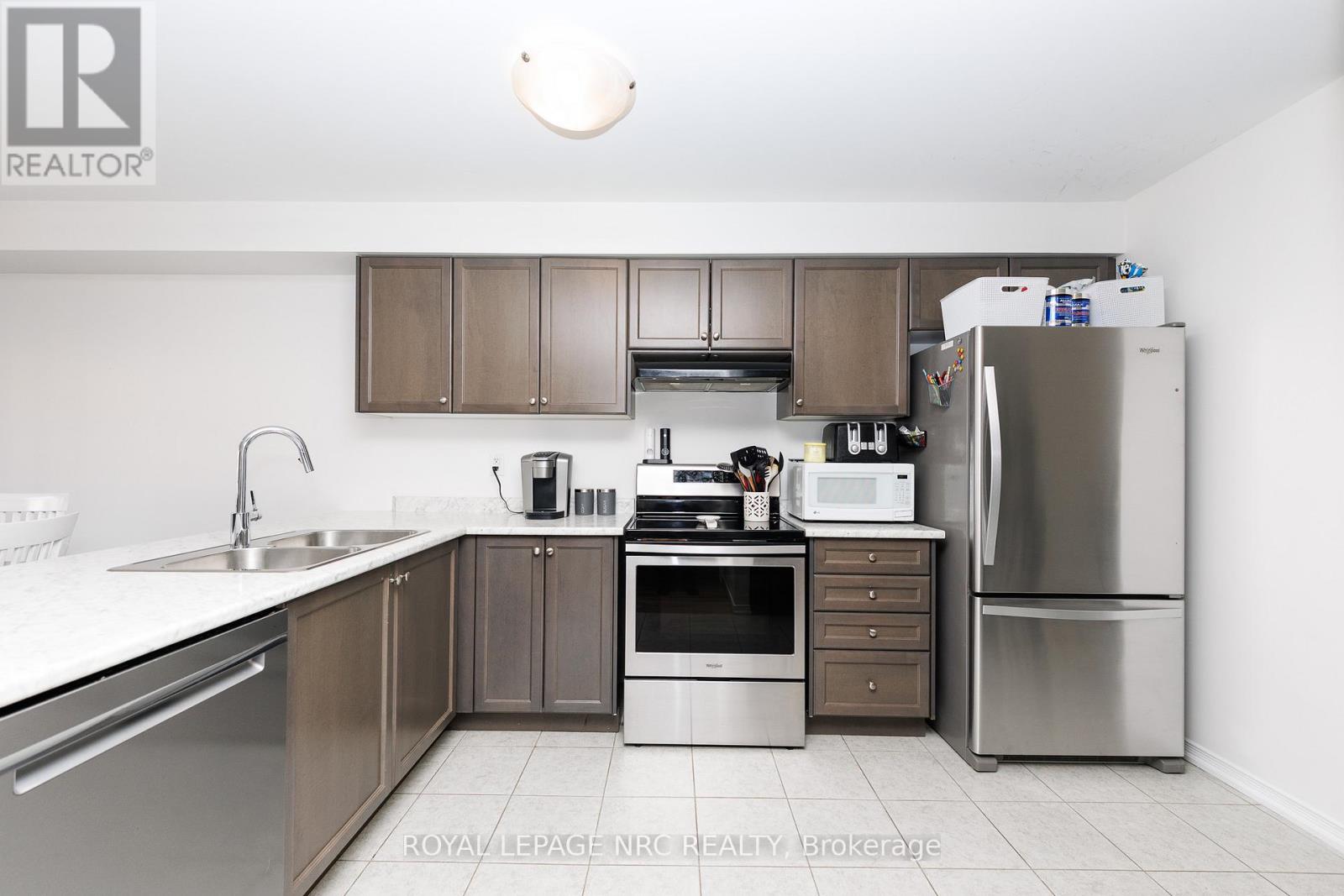 7794 White Pine Crescent, Niagara Falls, Ontario  L2H 3R4 - Photo 5 - X13482940