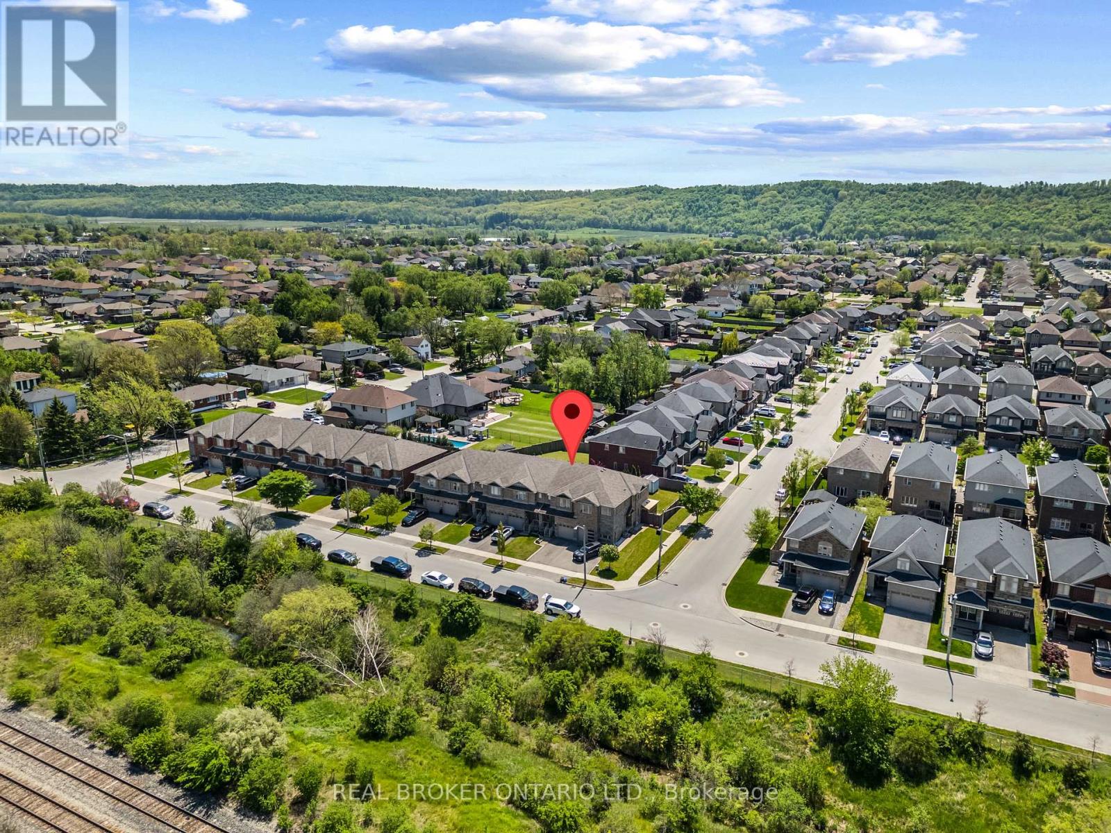138 Edenrock Drive, Hamilton, Ontario  L8E 0G8 - Photo 3 - X13483024