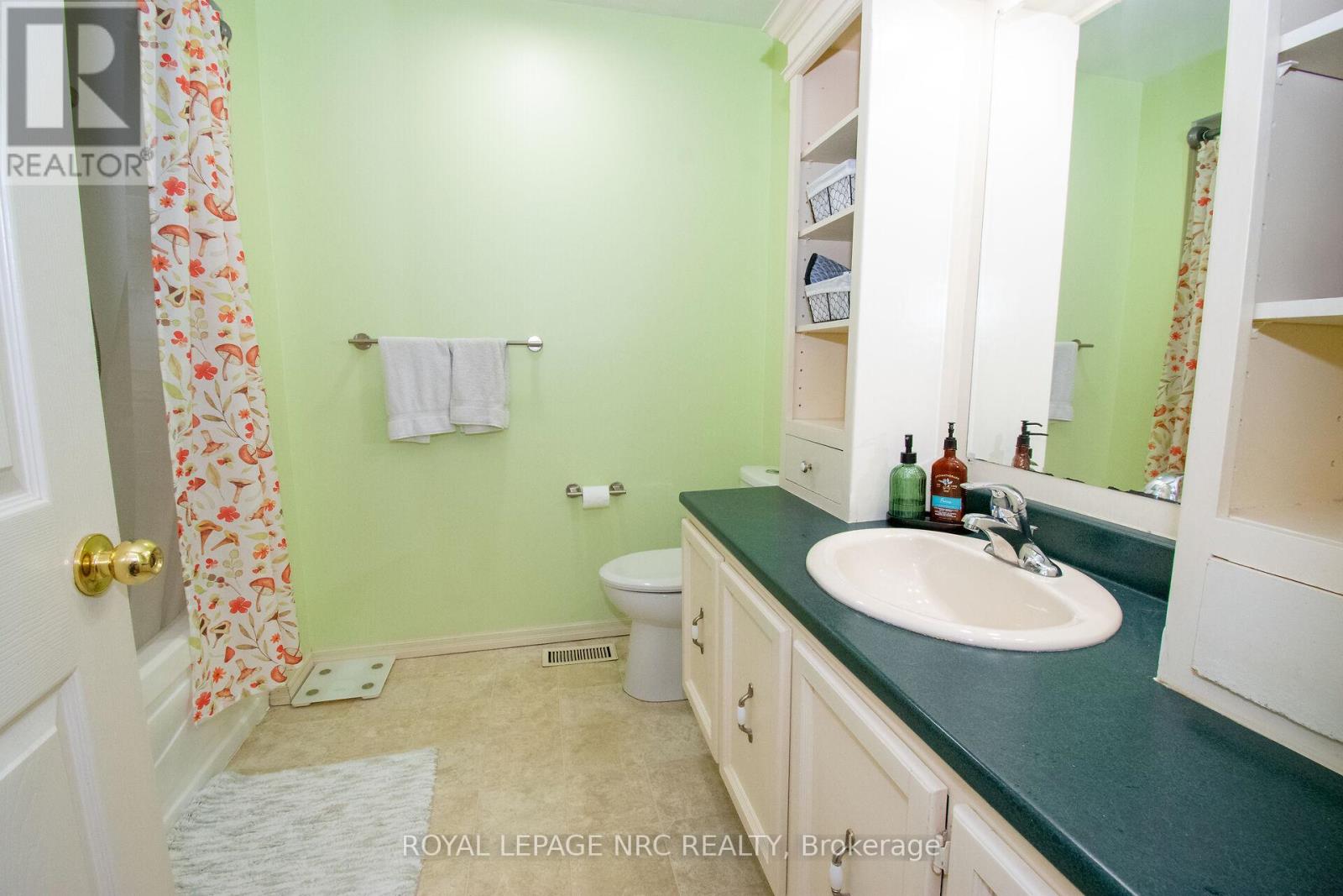 38 Carriage Road, St. Catharines, Ontario  L2P 1S9 - Photo 18 - X13483552