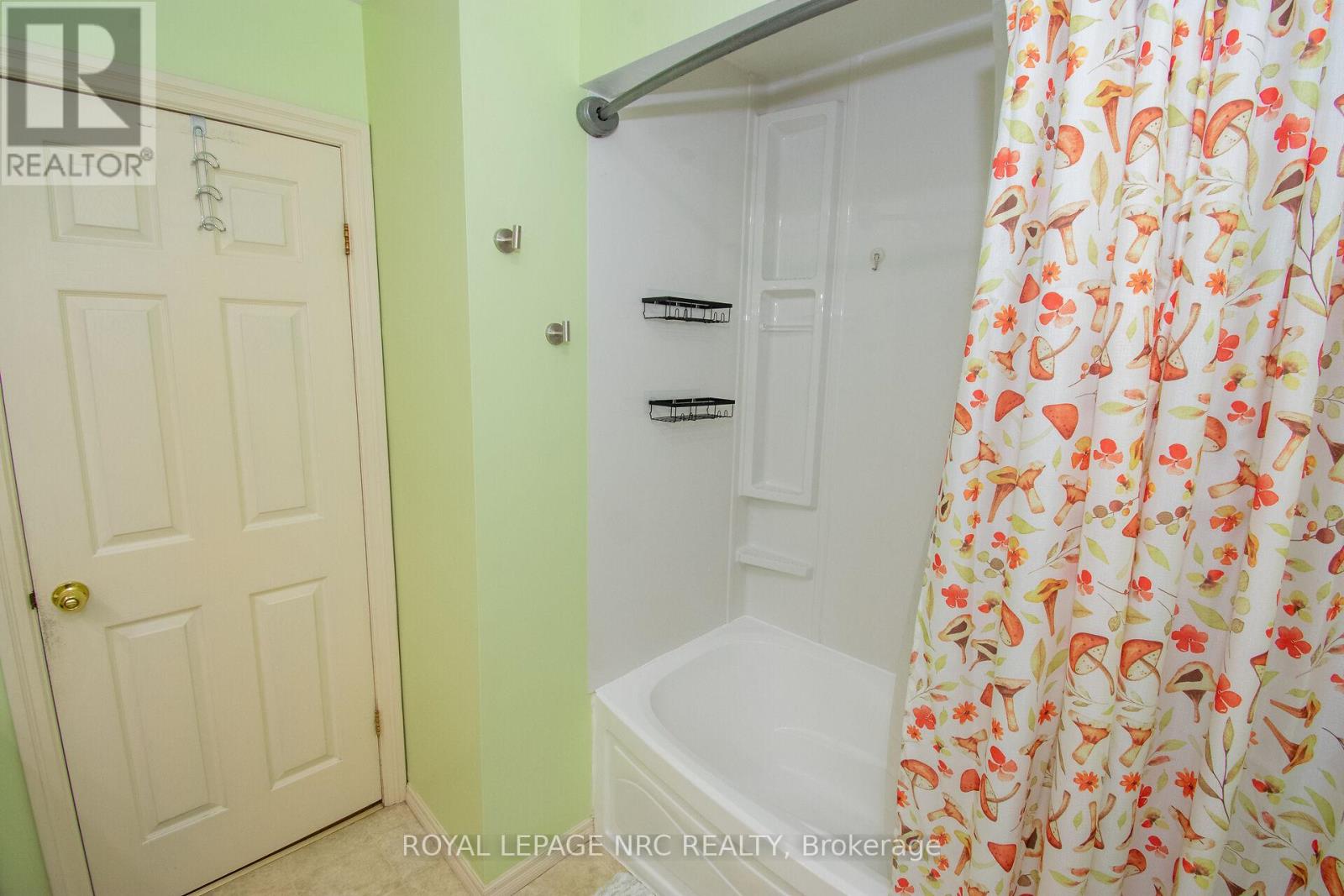38 Carriage Road, St. Catharines, Ontario  L2P 1S9 - Photo 19 - X13483552