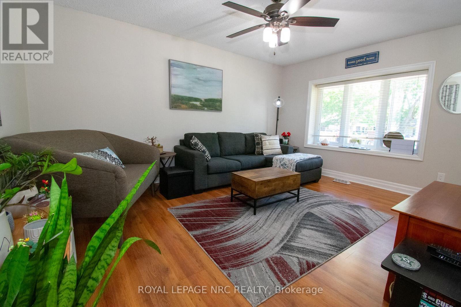 38 Carriage Road, St. Catharines, Ontario  L2P 1S9 - Photo 4 - X13483552