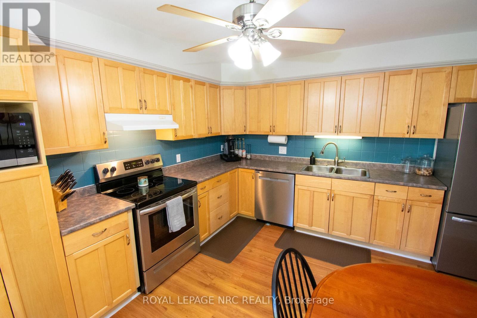 38 Carriage Road, St. Catharines, Ontario  L2P 1S9 - Photo 6 - X13483552