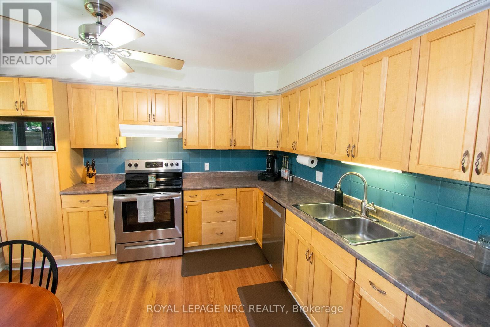 38 Carriage Road, St. Catharines, Ontario  L2P 1S9 - Photo 9 - X13483552