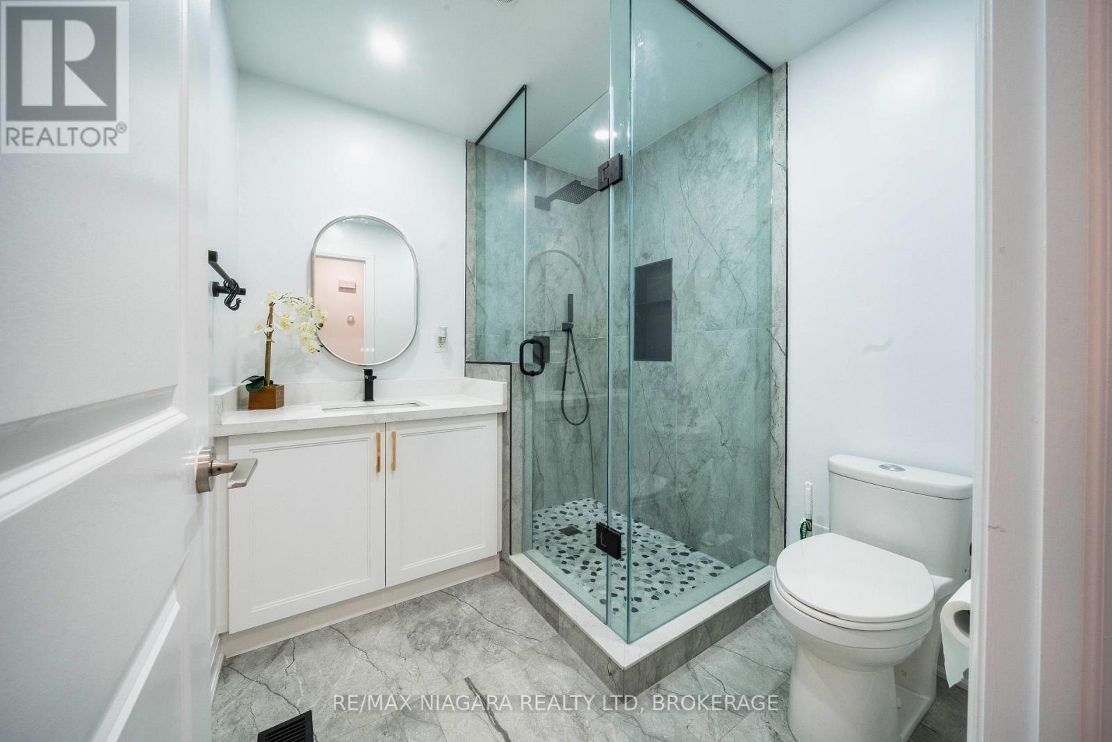 33 West Farmington Drive, St. Catharines, Ontario  L2S 3S3 - Photo 19 - X13484886