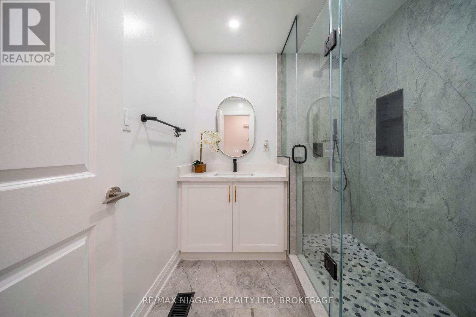 33 West Farmington Drive, St. Catharines, Ontario  L2S 3S3 - Photo 20 - X13484886