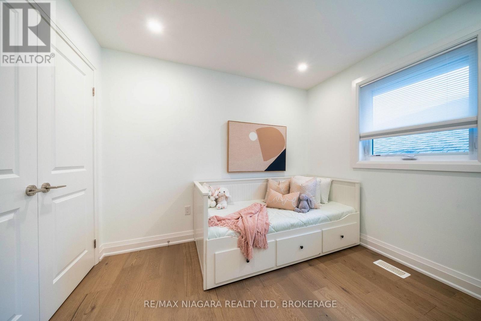 33 West Farmington Drive, St. Catharines, Ontario  L2S 3S3 - Photo 23 - X13484886