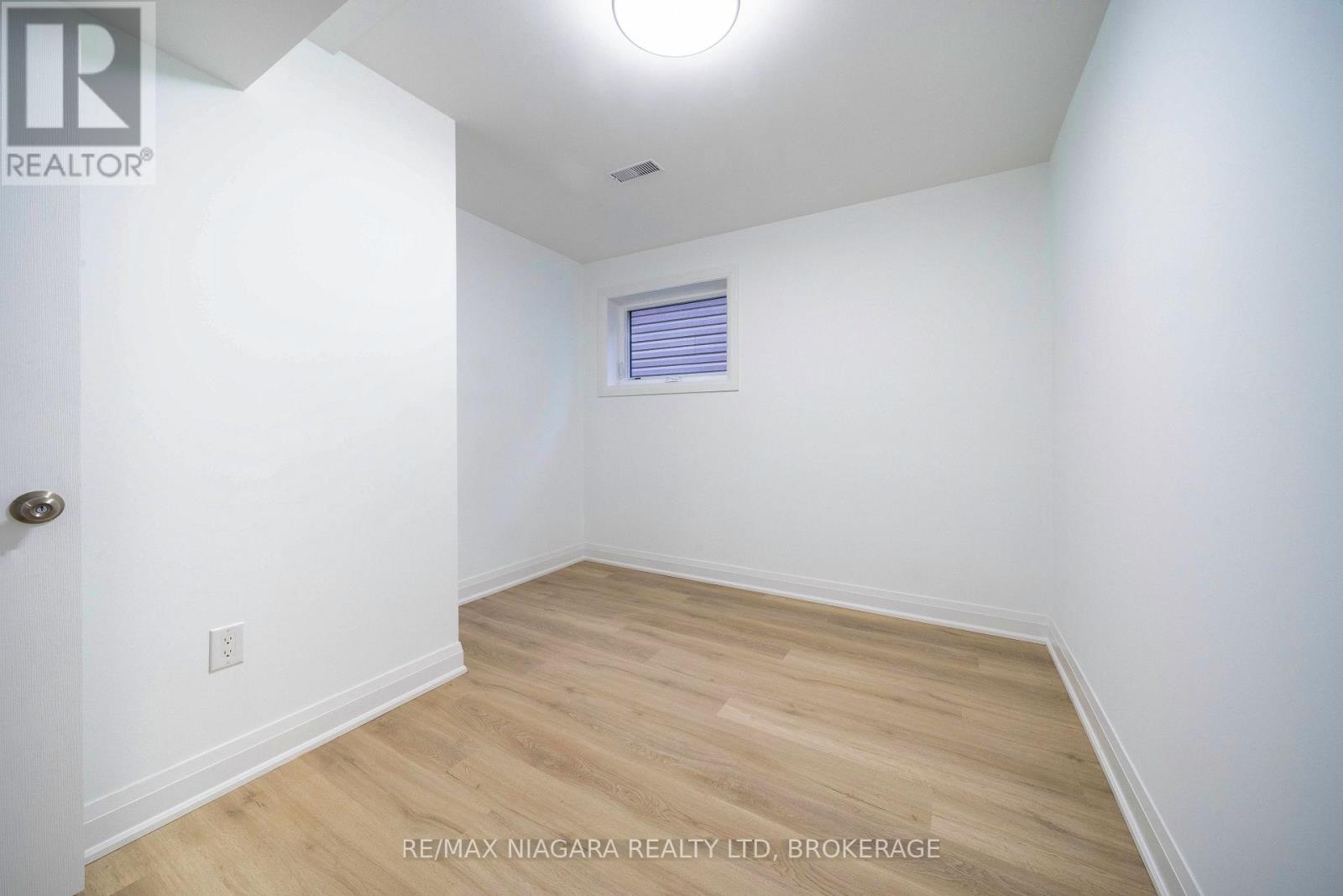 33 West Farmington Drive, St. Catharines, Ontario  L2S 3S3 - Photo 33 - X13484886