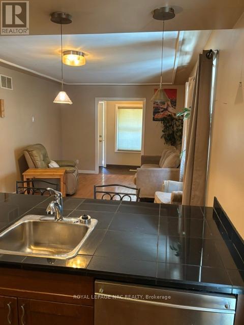 15 Rodman Street, St. Catharines, Ontario  L2R 5C9 - Photo 6 - X13485502