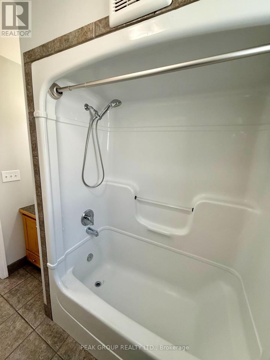 Unit 2 - 10 Carnegie Lane, Grimsby, Ontario  L3M 1Y1 - Photo 17 - X13486168