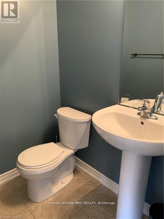 6394 Shapton Crescent, Niagara Falls, Ontario  L2H 0L8 - Photo 13 - X13486536