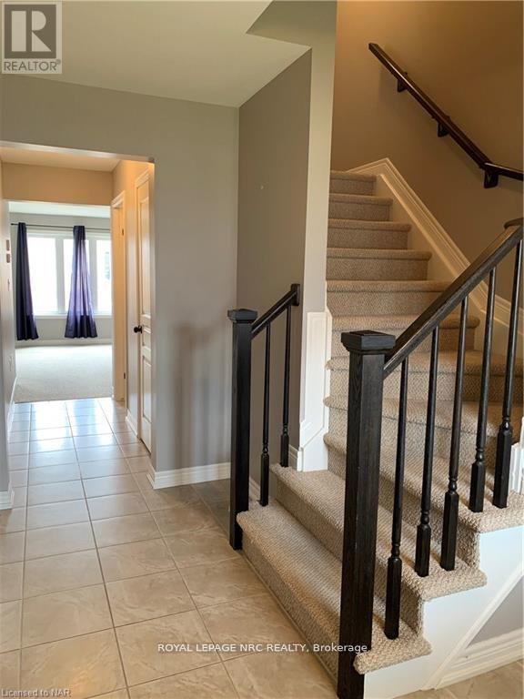 6394 Shapton Crescent, Niagara Falls, Ontario  L2H 0L8 - Photo 3 - X13486536