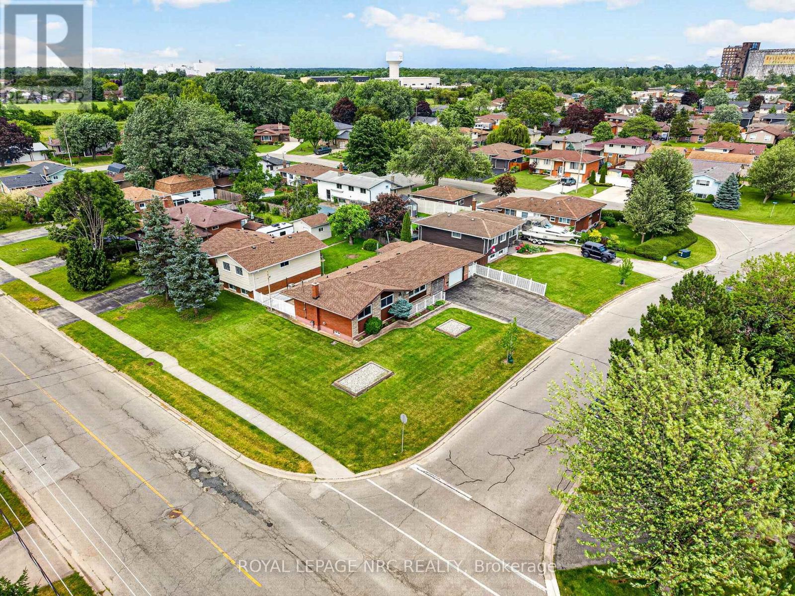 69 Royal Road, Port Colborne, Ontario  L3K 4B1 - Photo 2 - X13486568