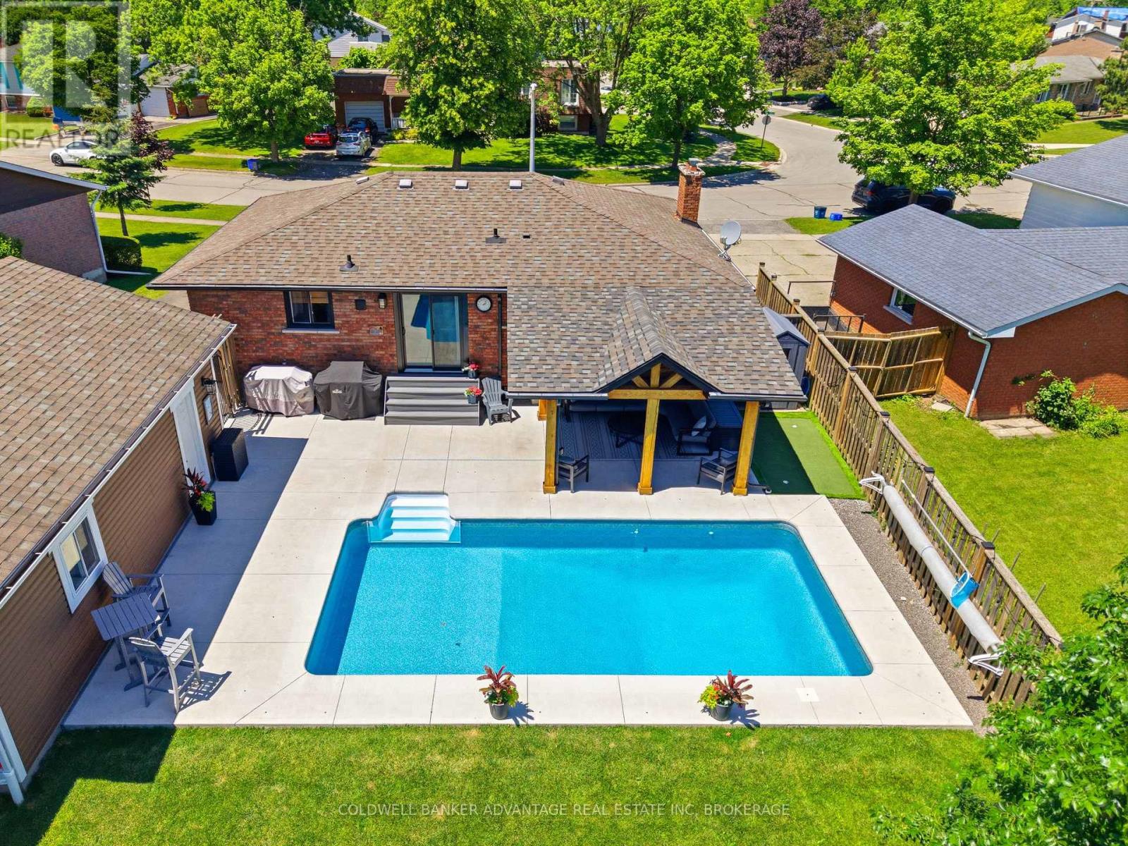 40 Wellbrook Boulevard, Welland, Ontario  L3C 5T4 - Photo 3 - X13487288