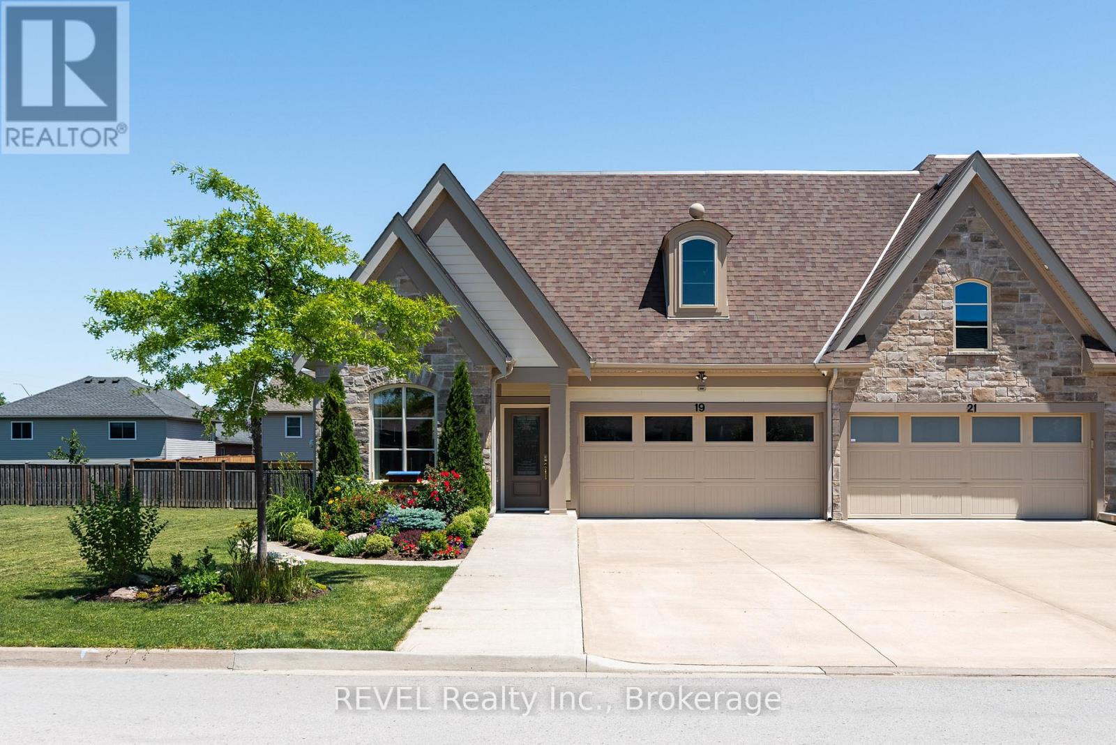 19 FRANCESCO CRESCENT, St. Catharines, Ontario