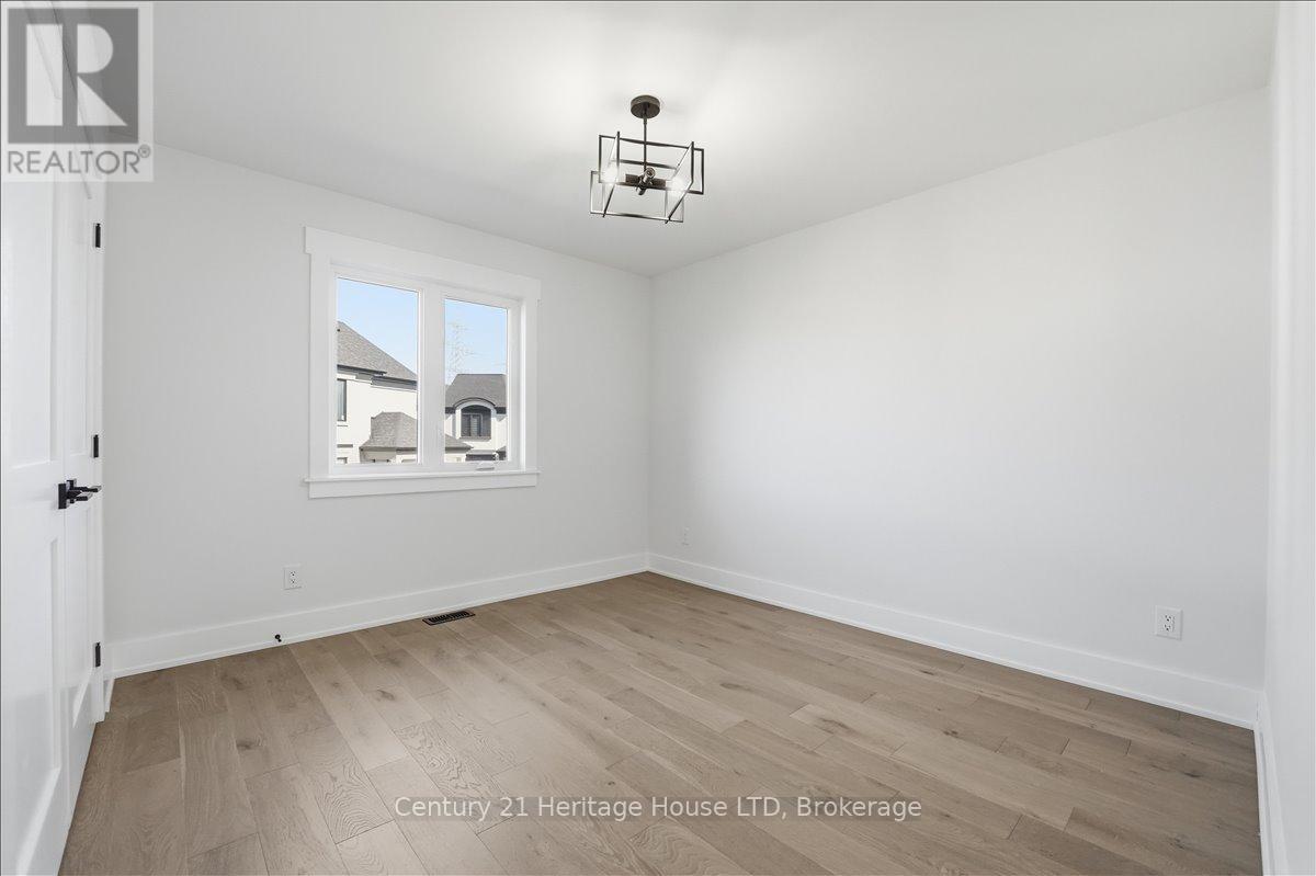 2476 Colangelo Drive, Niagara Falls, Ontario  L2J 0A1 - Photo 28 - X13487506