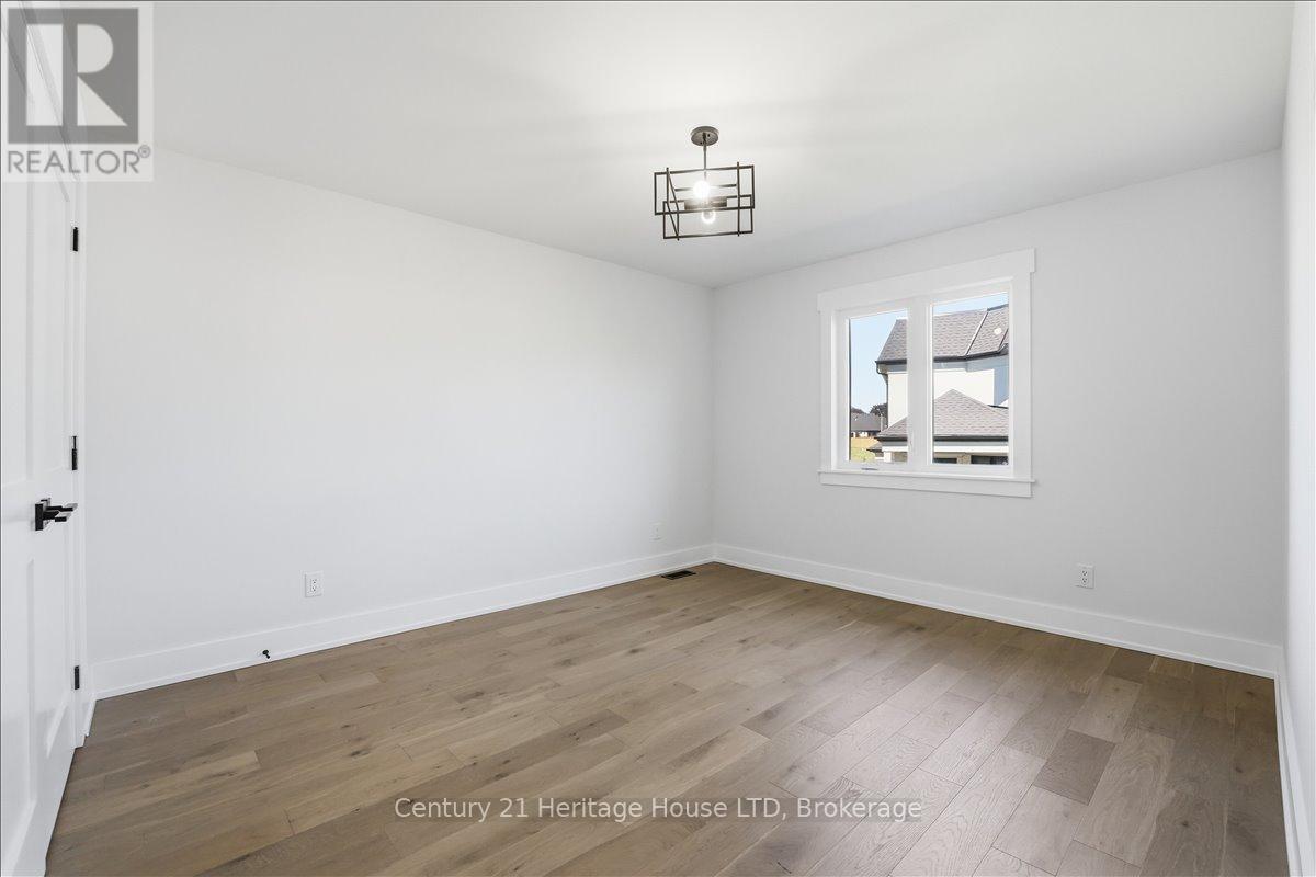 2476 Colangelo Drive, Niagara Falls, Ontario  L2J 0A1 - Photo 30 - X13487506
