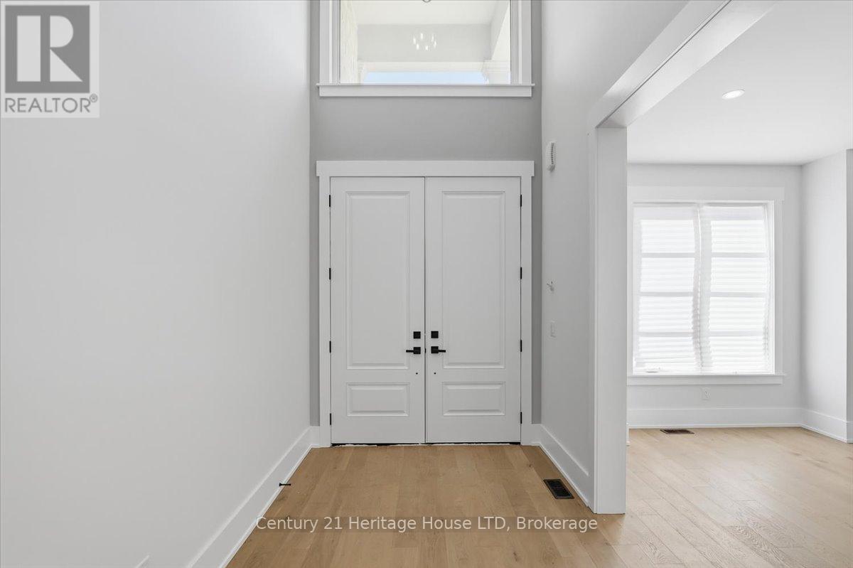 2476 Colangelo Drive, Niagara Falls, Ontario  L2J 0A1 - Photo 8 - X13487506