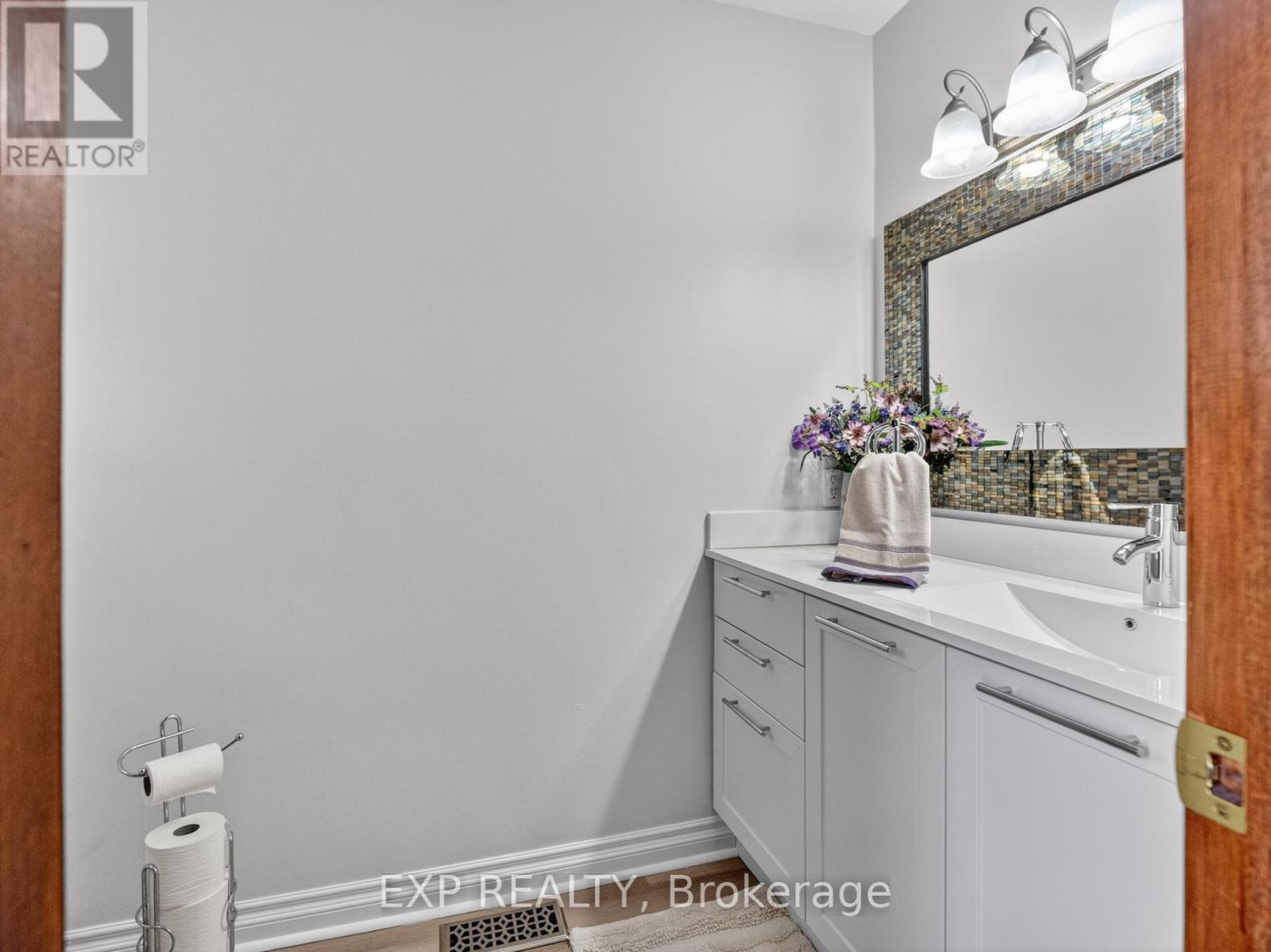 38 Capri Street, Thorold, Ontario  L2V 4S8 - Photo 5 - X13488546