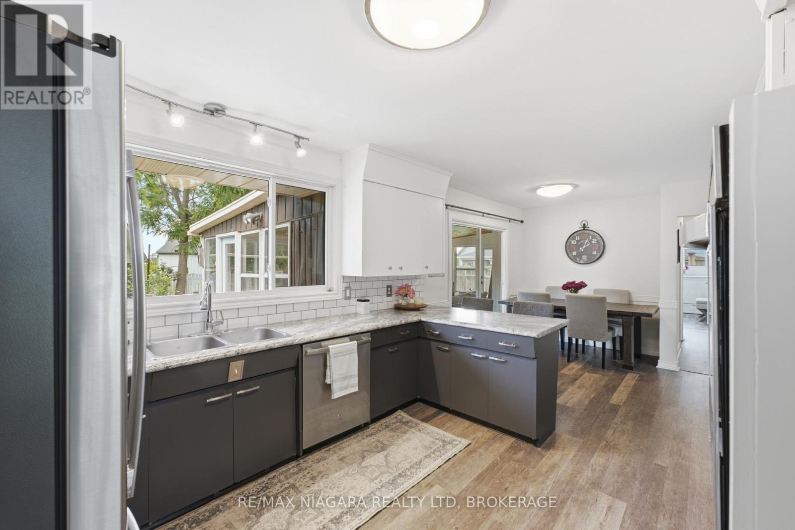 1042 Lakeshore Road W, St. Catharines, Ontario  L2R 6P9 - Photo 10 - X13488554
