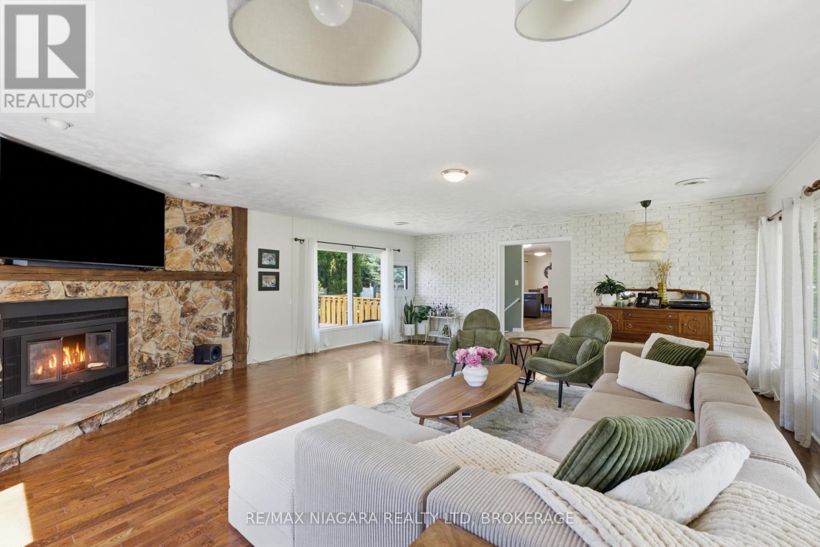 1042 Lakeshore Road W, St. Catharines, Ontario  L2R 6P9 - Photo 11 - X13488554