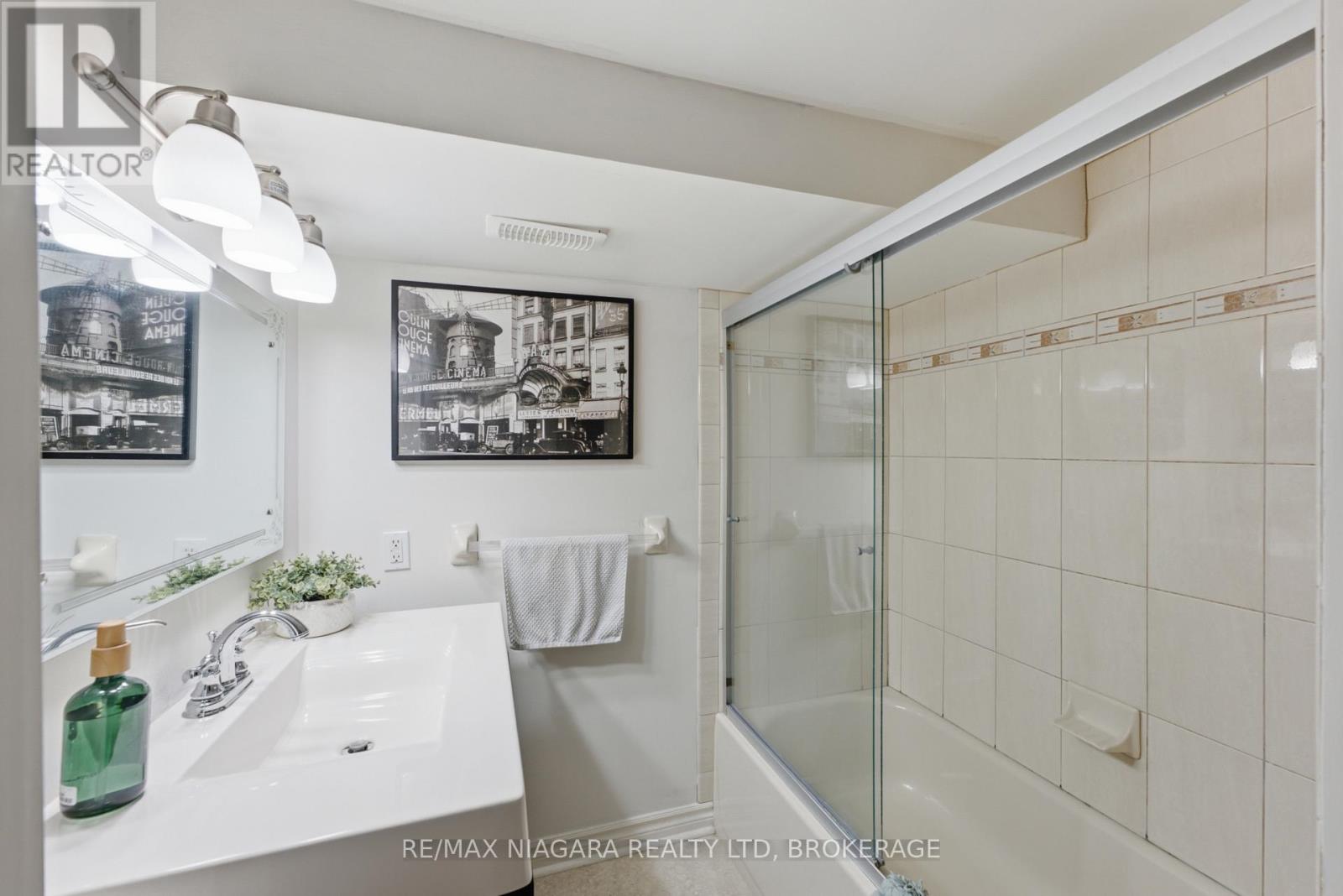 1042 Lakeshore Road W, St. Catharines, Ontario  L2R 6P9 - Photo 26 - X13488554