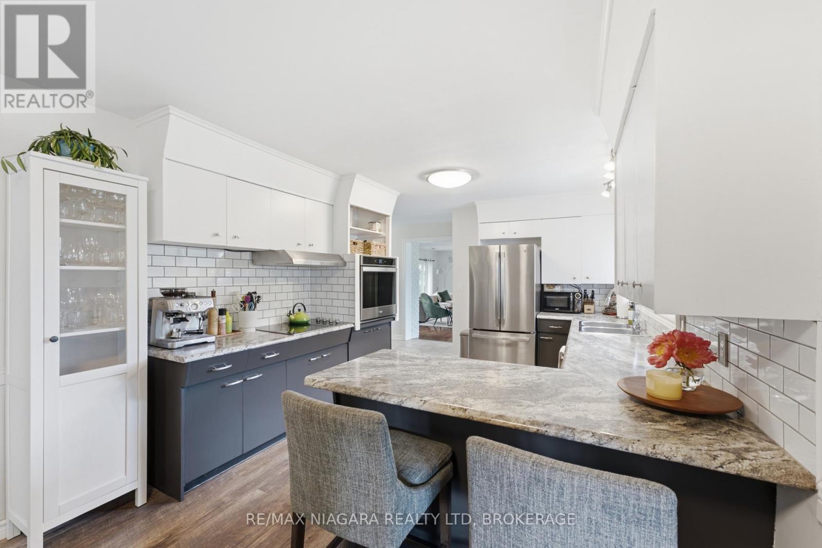 1042 Lakeshore Road W, St. Catharines, Ontario  L2R 6P9 - Photo 8 - X13488554