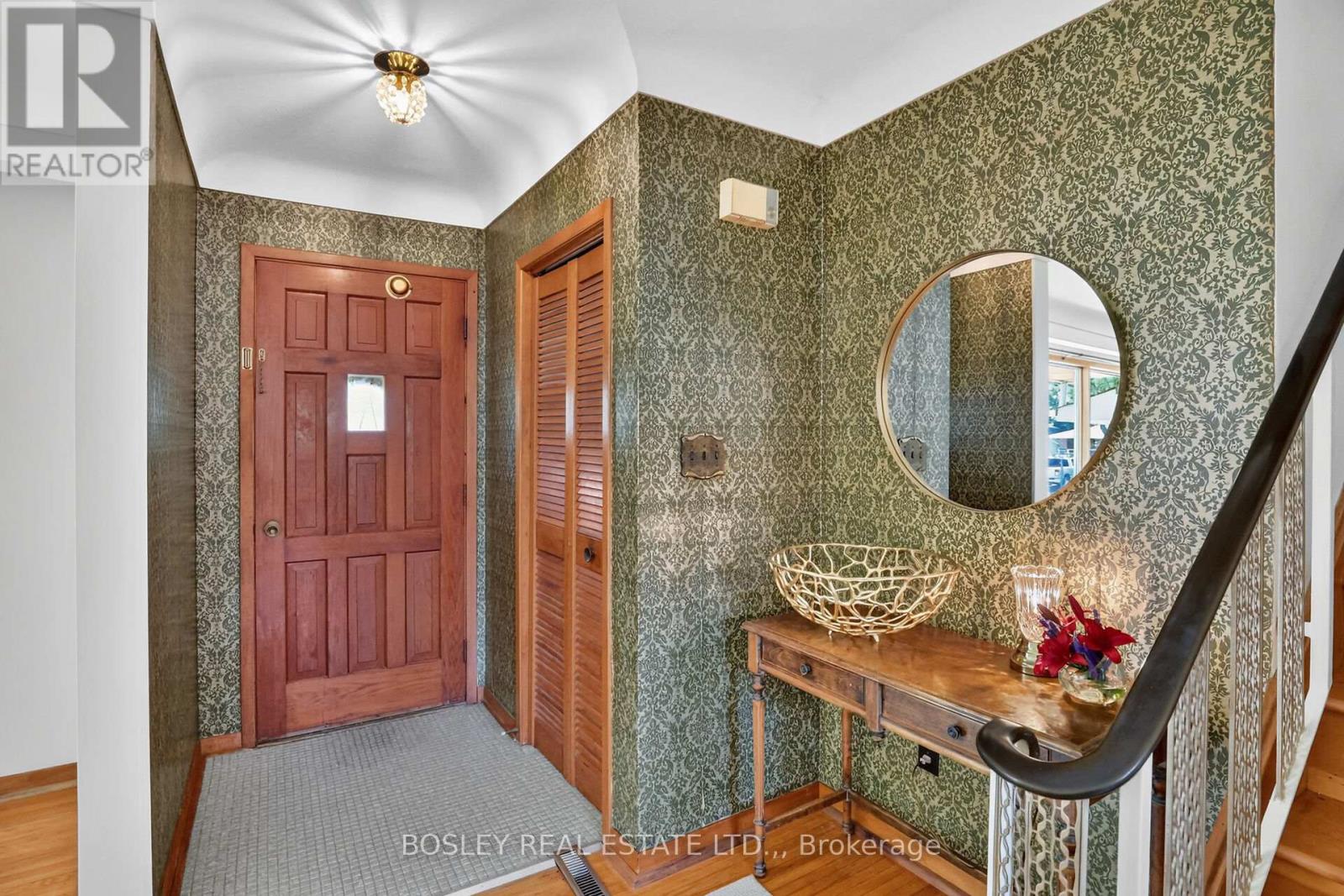 8410 Ares Court, Niagara Falls, Ontario  L2G 6P1 - Photo 3 - X13490446