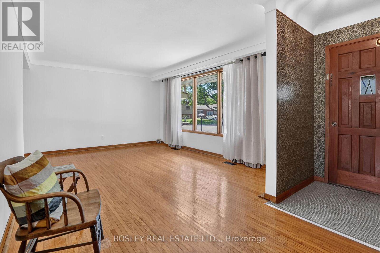 8410 Ares Court, Niagara Falls, Ontario  L2G 6P1 - Photo 7 - X13490446