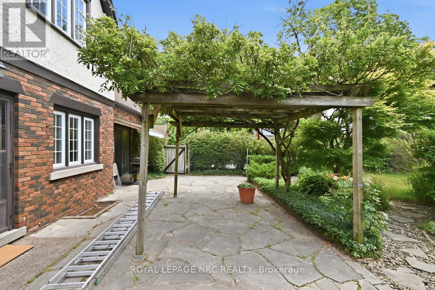 6040 Latshaw Street, Niagara Falls, Ontario  L2G 1R2 - Photo 36 - X13490734