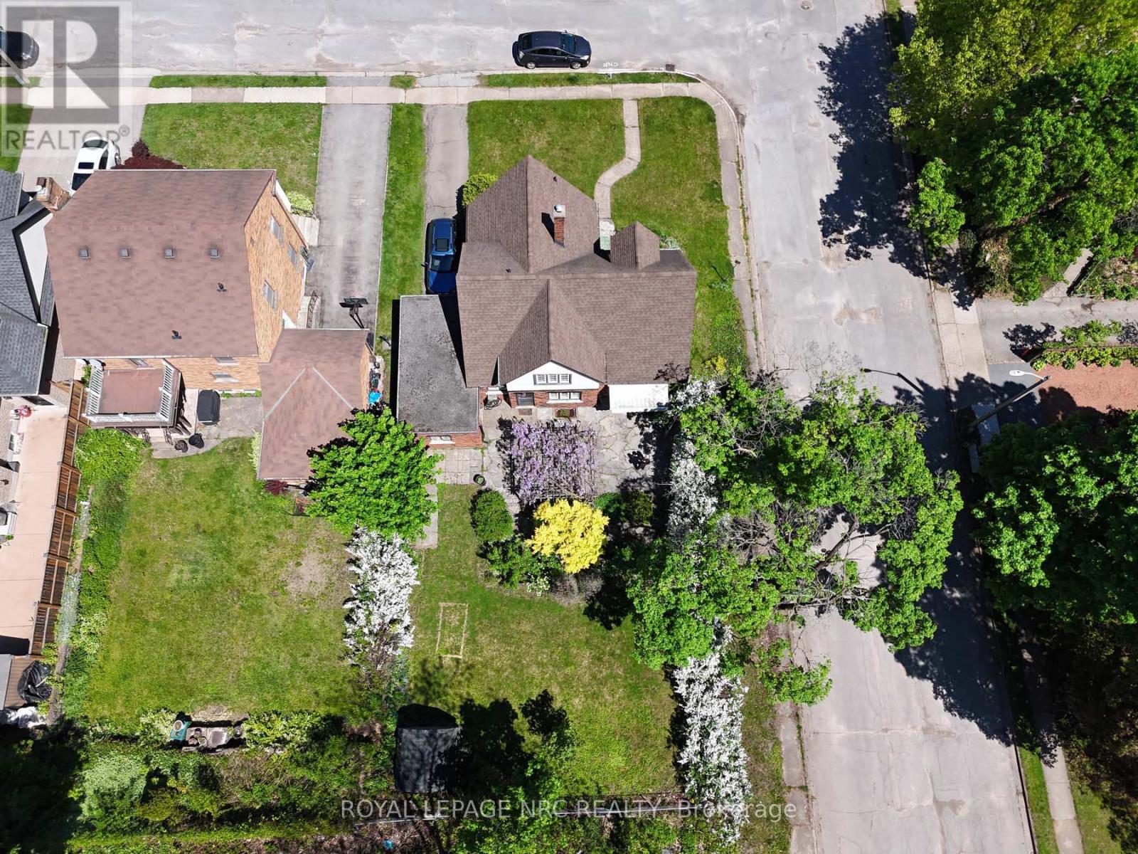 6040 Latshaw Street, Niagara Falls, Ontario  L2G 1R2 - Photo 5 - X13490734