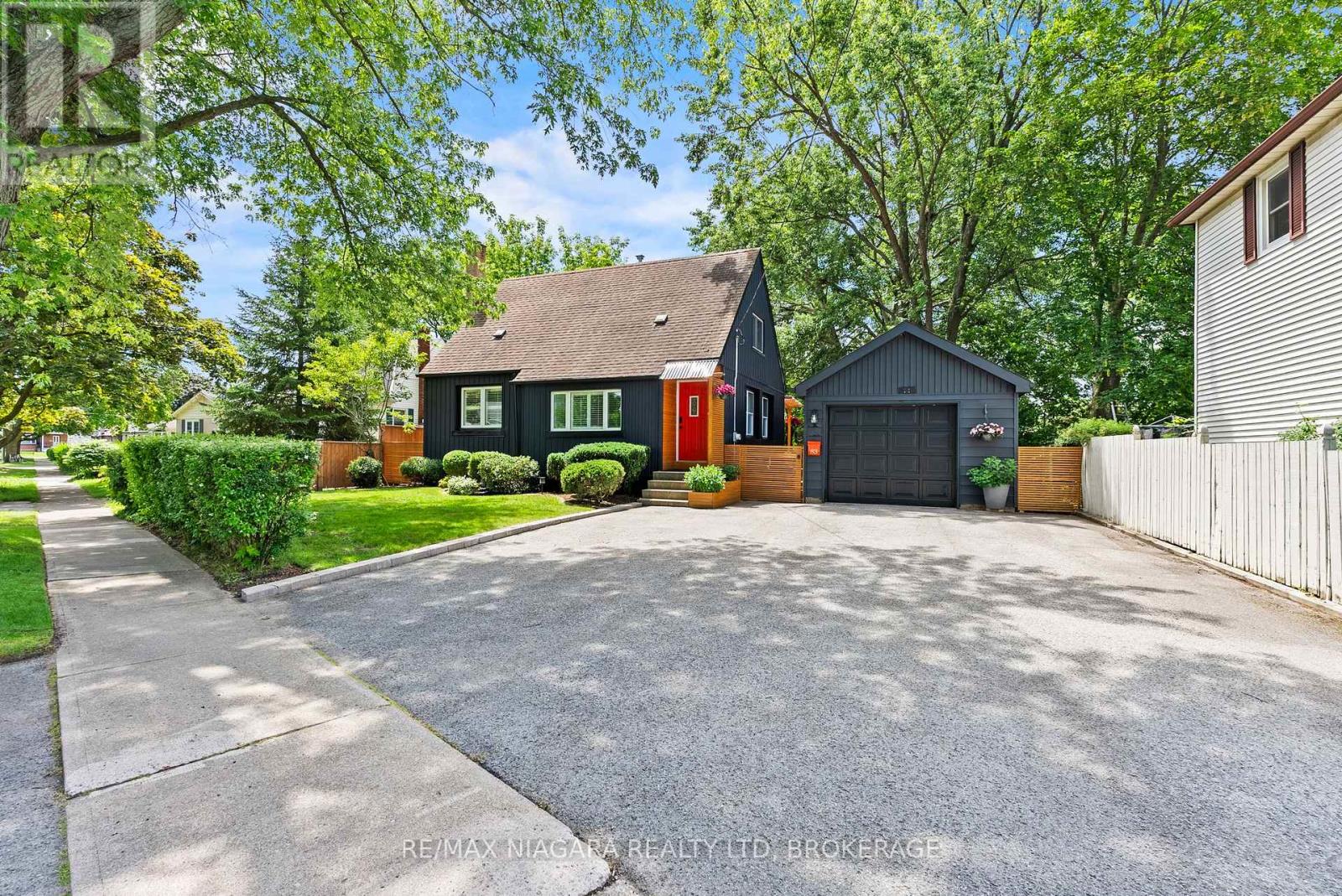 83 Devon Road, St. Catharines, Ontario  L2N 1X5 - Photo 2 - X13491386