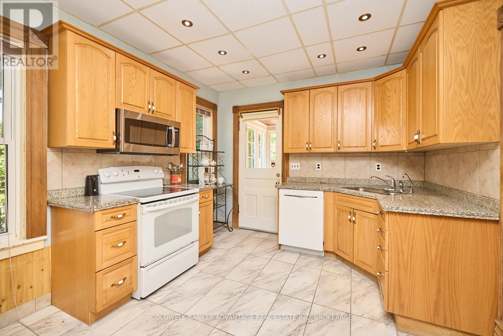 144 Geneva Street, St. Catharines, Ontario  L2R 4N8 - Photo 10 - X13491452