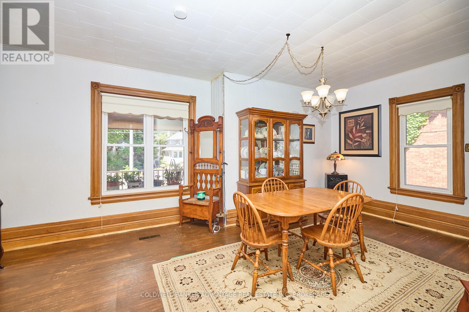 144 Geneva Street, St. Catharines, Ontario  L2R 4N8 - Photo 5 - X13491452
