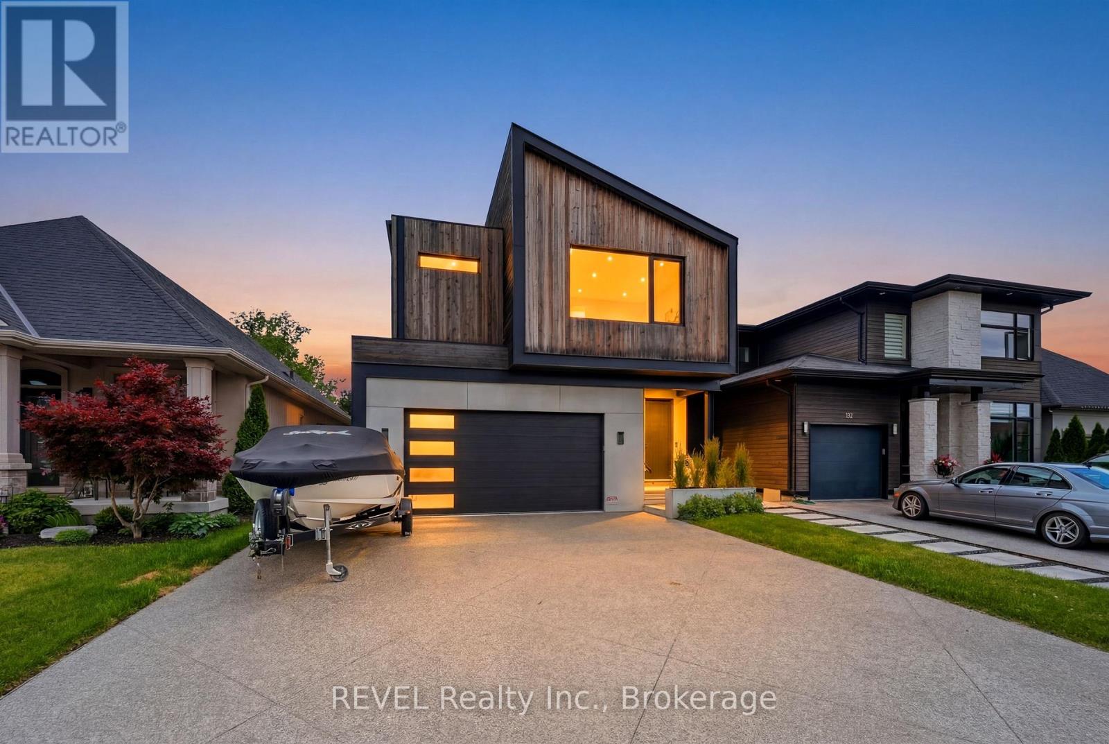 81 Mackenzie King Avenue, St. Catharines, Ontario  L2P 0E1 - Photo 2 - X13492080