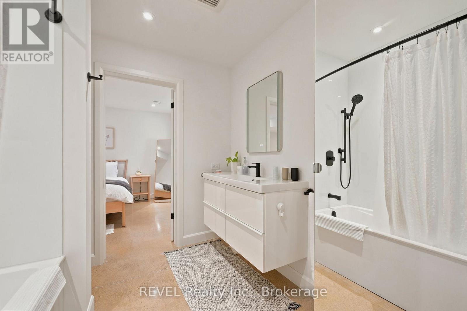 81 Mackenzie King Avenue, St. Catharines, Ontario  L2P 0E1 - Photo 42 - X13492080