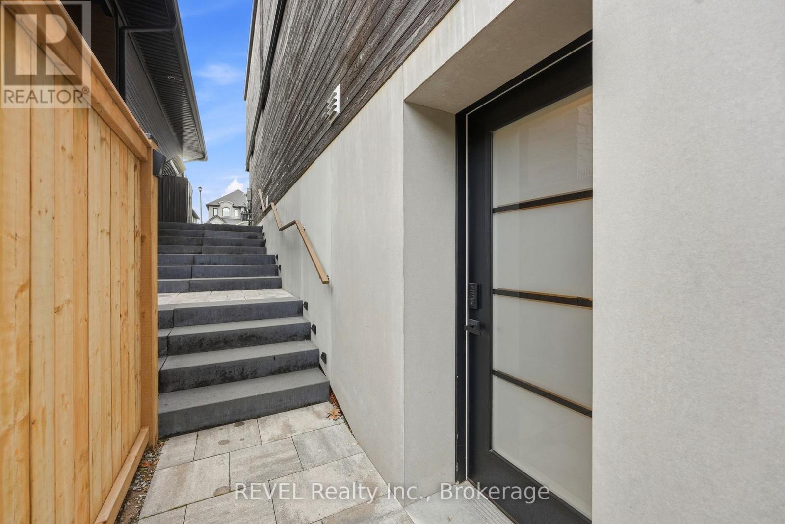 81 Mackenzie King Avenue, St. Catharines, Ontario  L2P 0E1 - Photo 49 - X13492080