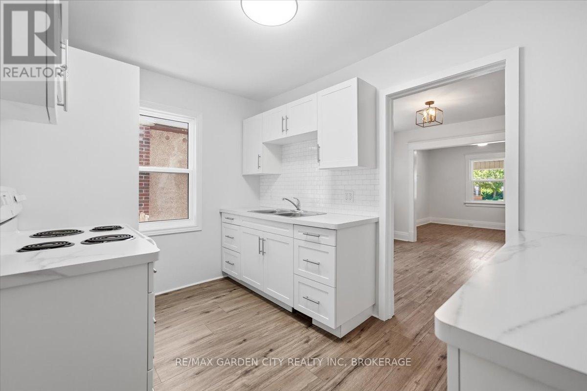 106 Carlton Street, St. Catharines, Ontario  L2R 1R3 - Photo 10 - X13492276