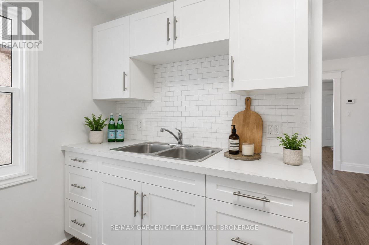 106 Carlton Street, St. Catharines, Ontario  L2R 1R3 - Photo 11 - X13492276