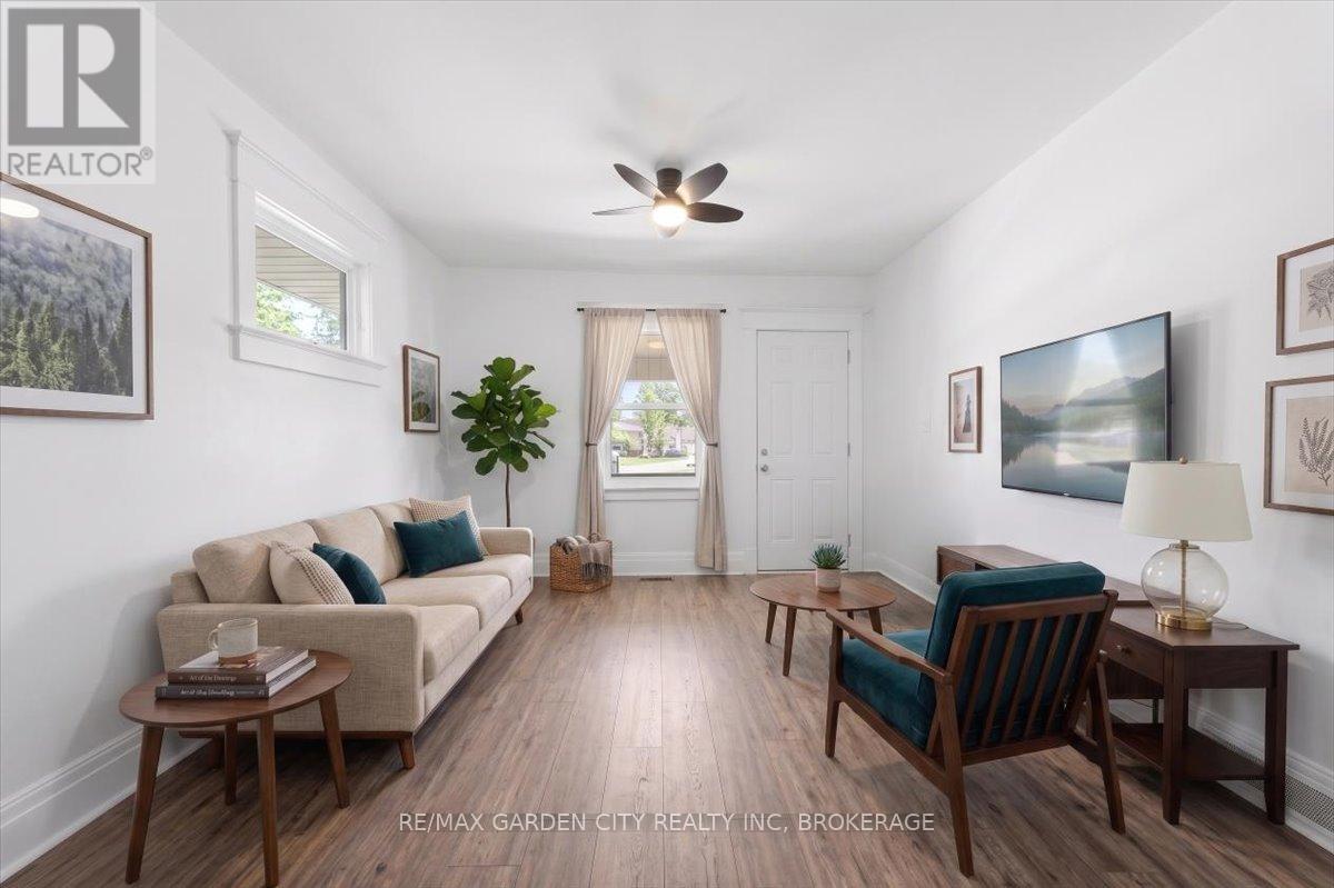 106 Carlton Street, St. Catharines, Ontario  L2R 1R3 - Photo 4 - X13492276