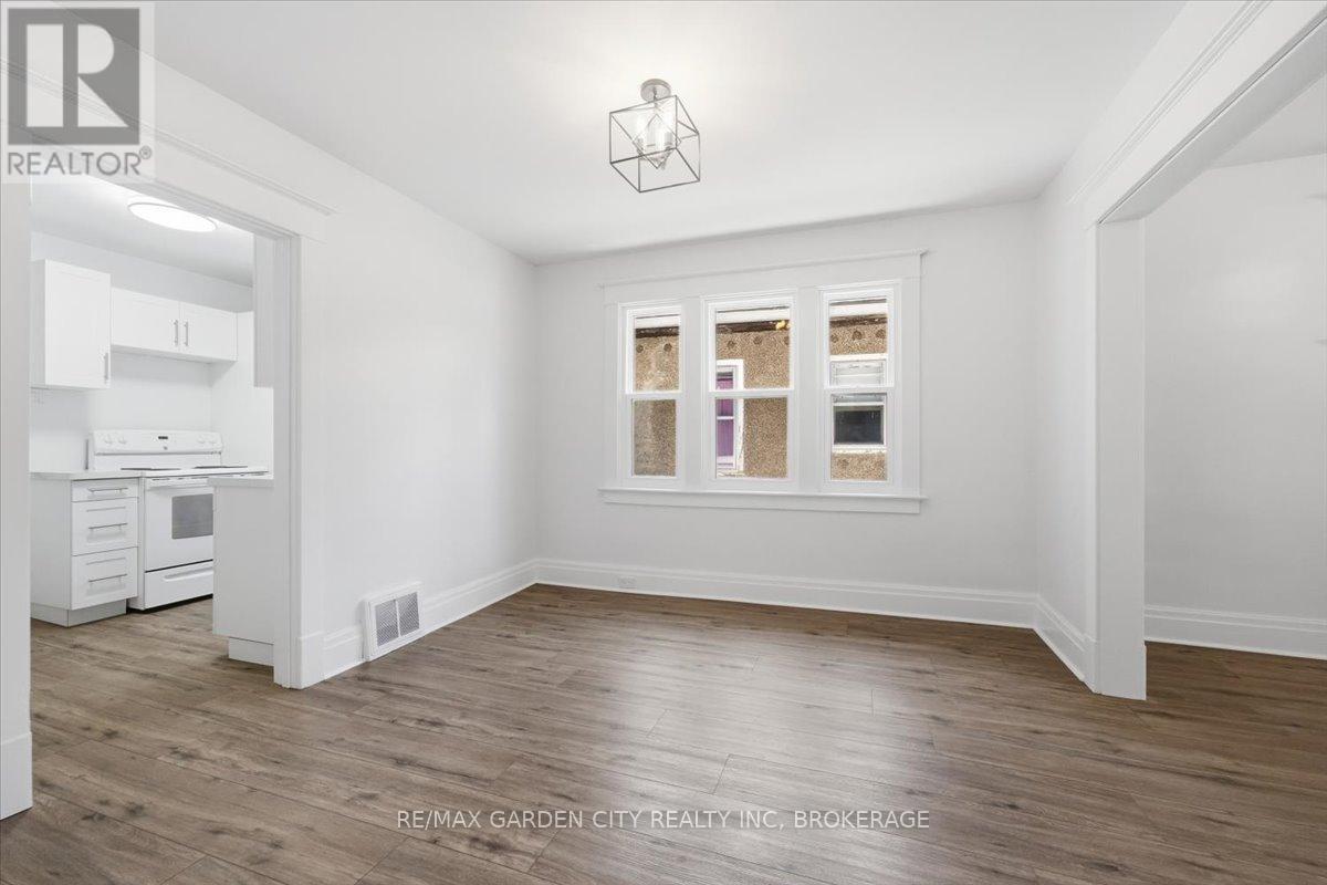 106 Carlton Street, St. Catharines, Ontario  L2R 1R3 - Photo 8 - X13492276