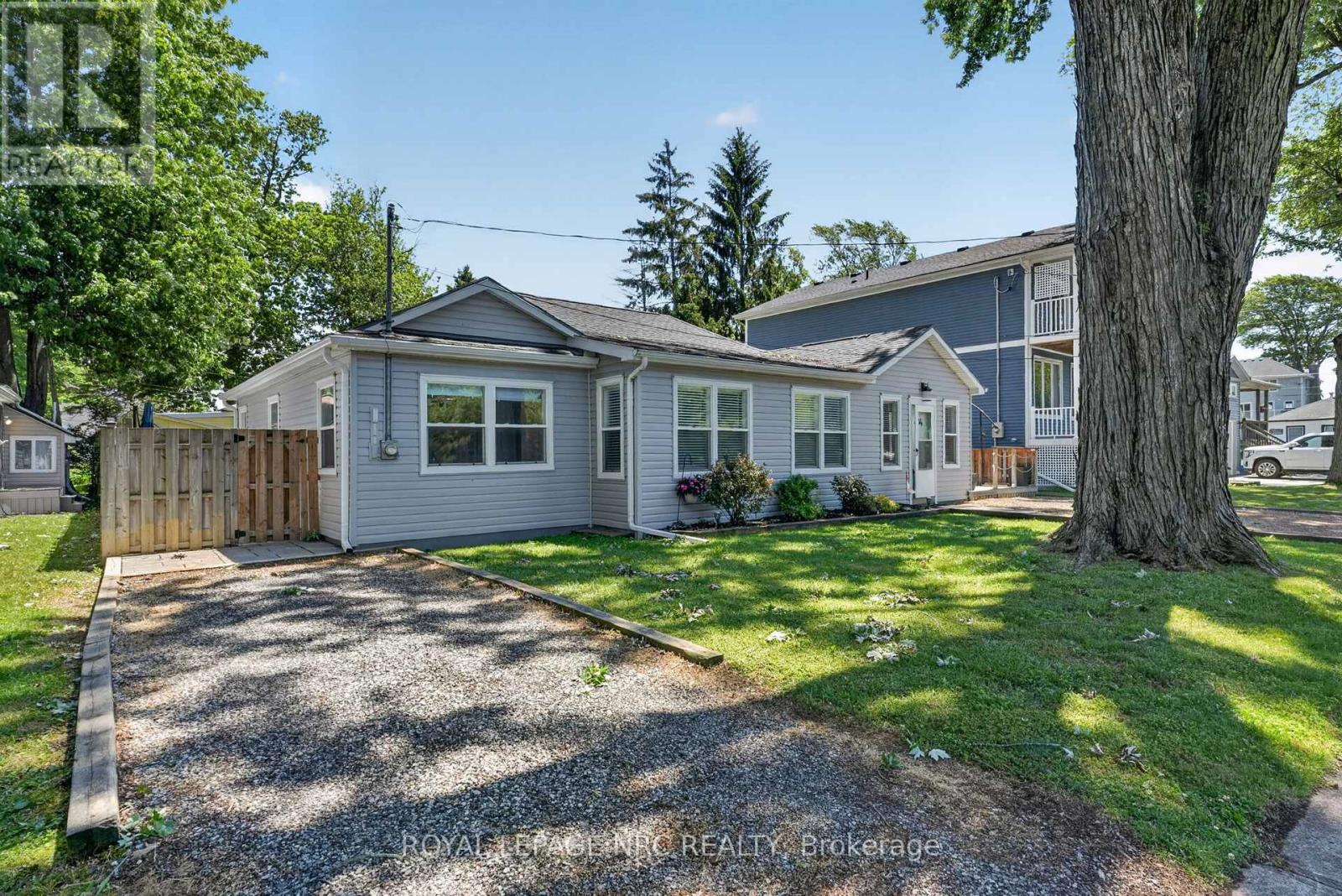 404 Lakewood Avenue, Fort Erie, Ontario  L0S 1B0 - Photo 2 - X13493358