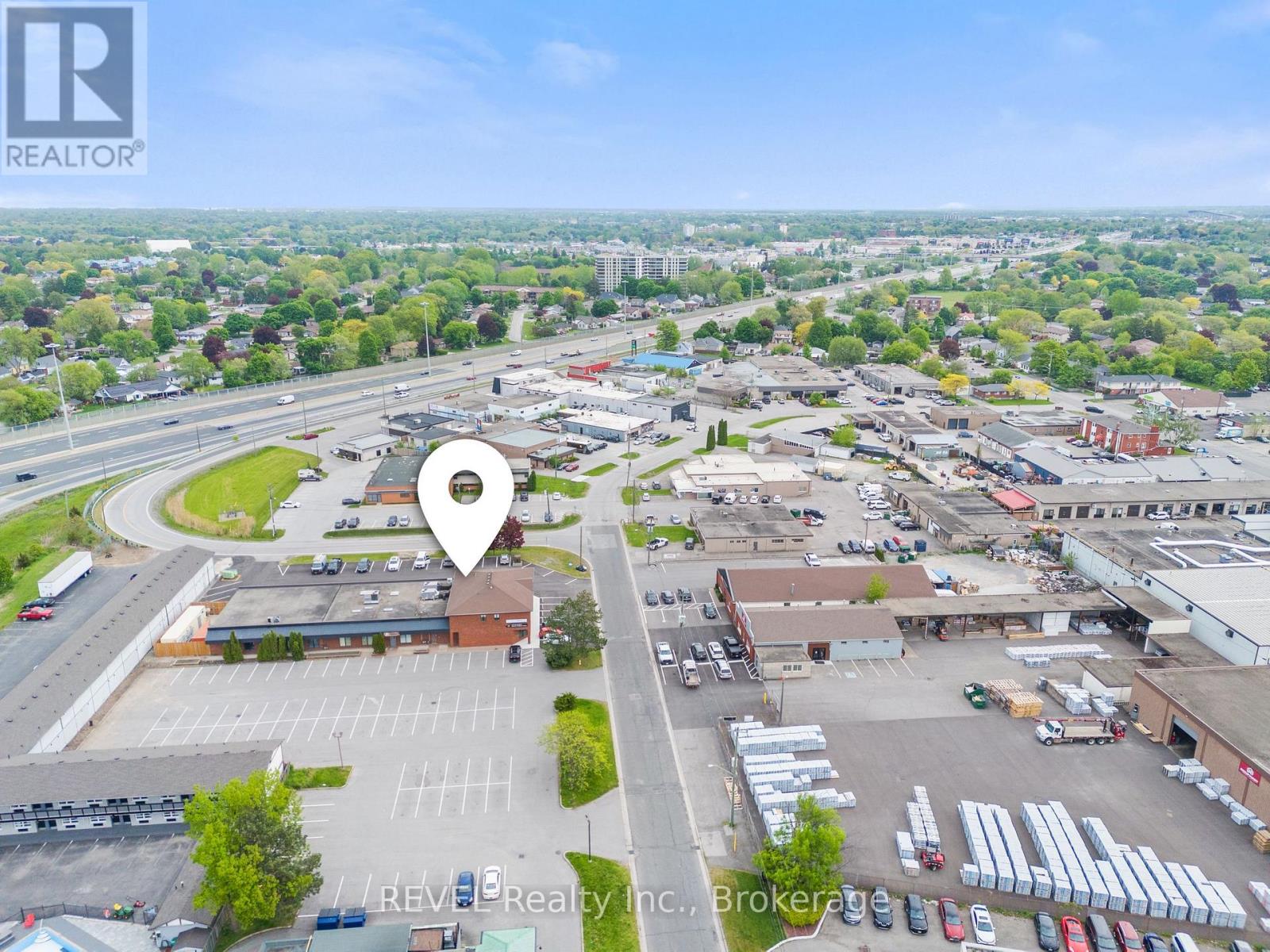 100b - 36 Hiscott Street, St. Catharines, Ontario  L2R 1C8 - Photo 2 - X13493770