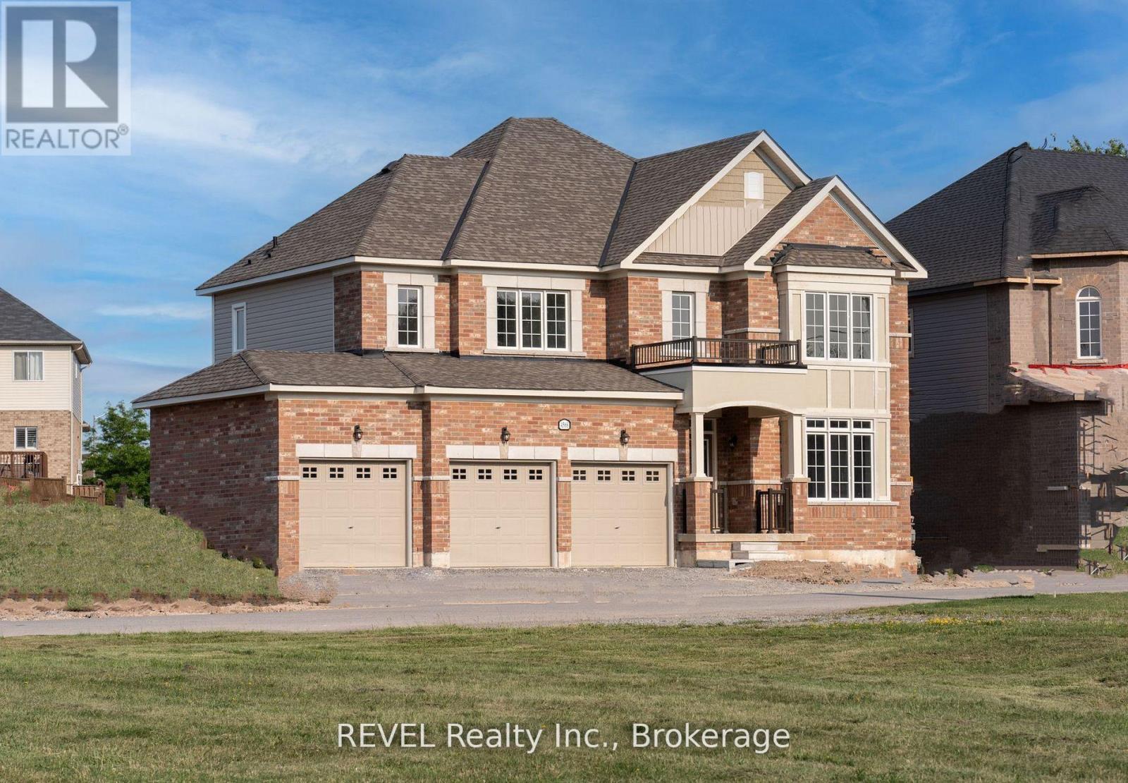 UPPER - 4568 LYONS PARKWAY, Niagara Falls, Ontario